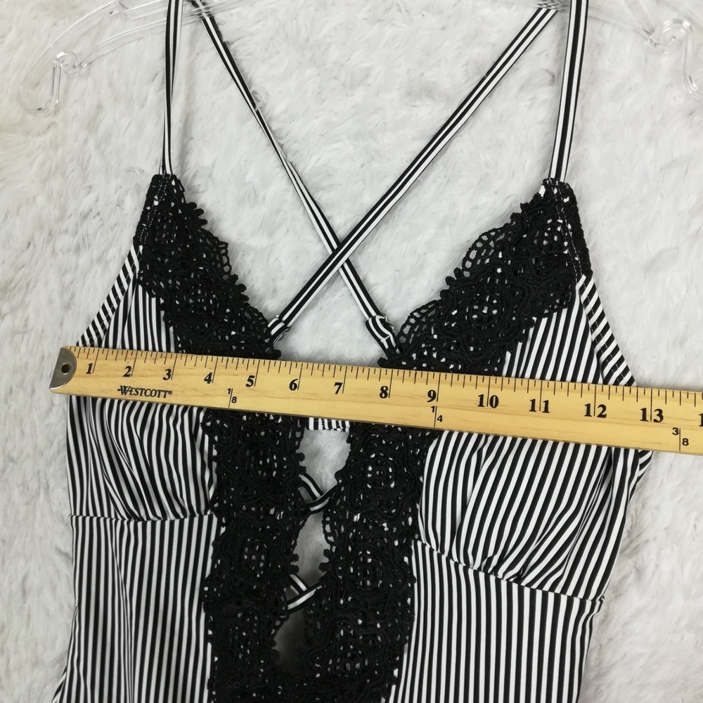 Cupshe Womens Swimsuit One Piece Plunging V Neck Wish You Well Lace XL New - Picture 3 of 9